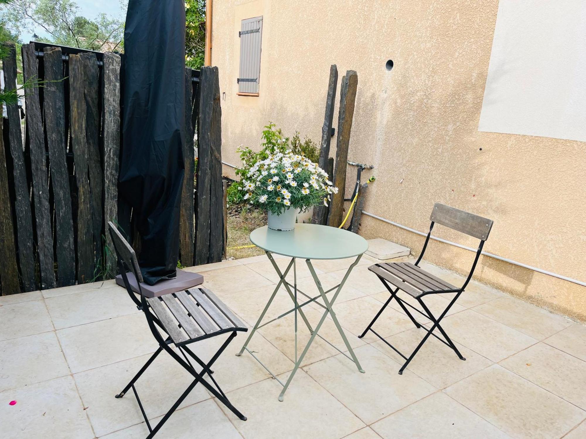 فندق Chez Nous Mérindol المظهر الخارجي الصورة